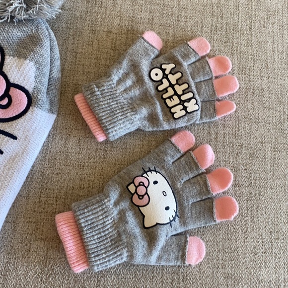 🪞 hello kitty fleece lined pink beanie glove Sanrio set - Picture 6 of 14